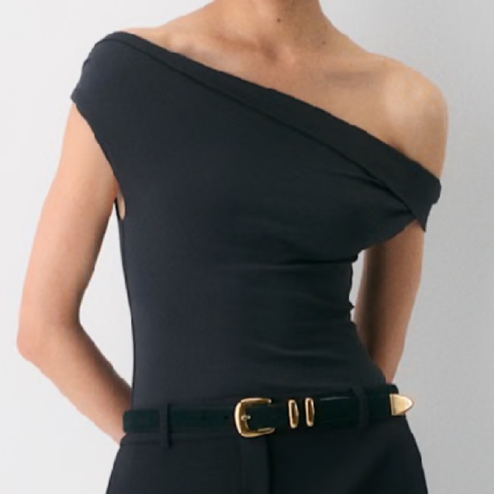 Aritzia Off-Shoulder Top